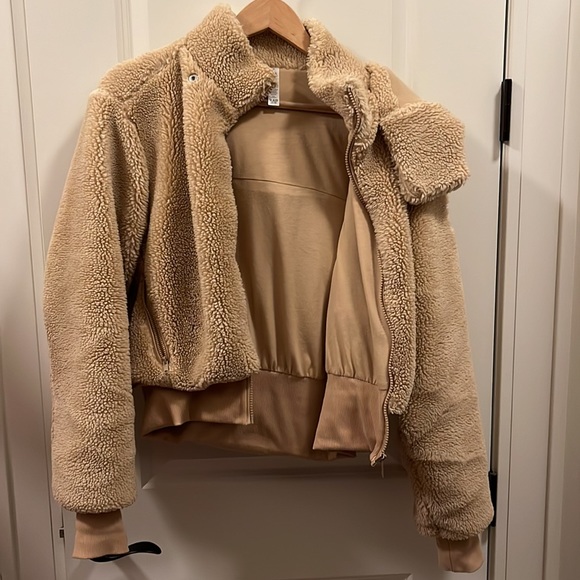 Alo foxy Sherpa jacket - camel - Picture 5 of 8